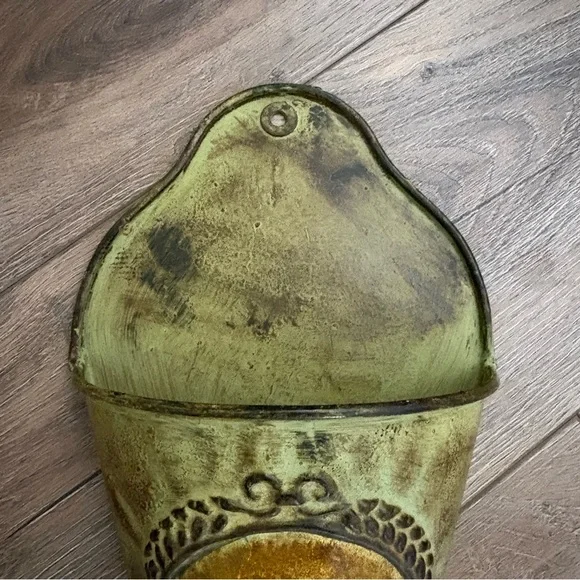 Tin Distressed Look Cone Shaped Wall Pocket Planter - Pineapple Embossed - Picture 4 of 7